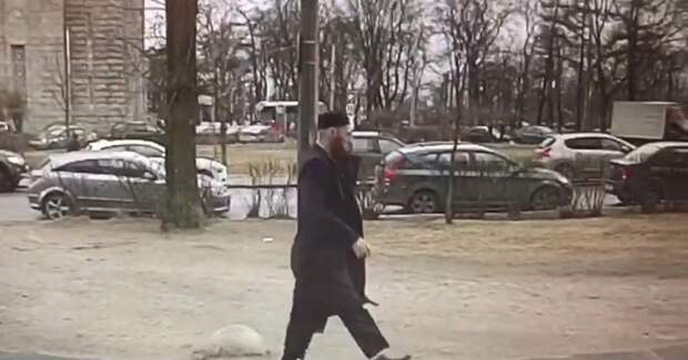 Подозреваемый в теракте в Петербурге сдался, взрыв совершил смертник