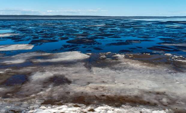 Лодка с туристами опрокинулась на Онежском озере в Карелии, четверо пострадали