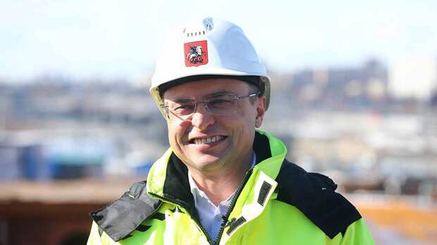 Рафик Загрутдинов: 17 новых поликлиник одновременно строят в Москве