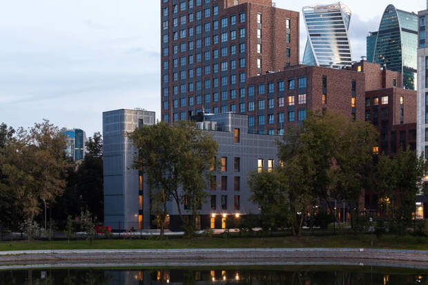 112: частная школа Brookes в Москве закрылась после сбора платы за 2027 год