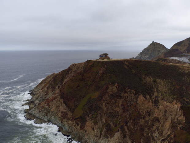 Мужчина отправился на пляж, сорвался с «Дьявольского обрыва» и не выжил