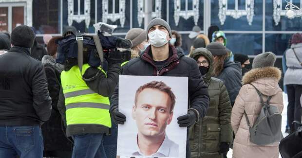 Нежный пациент: Навальный не перенес введение трубки для кормления