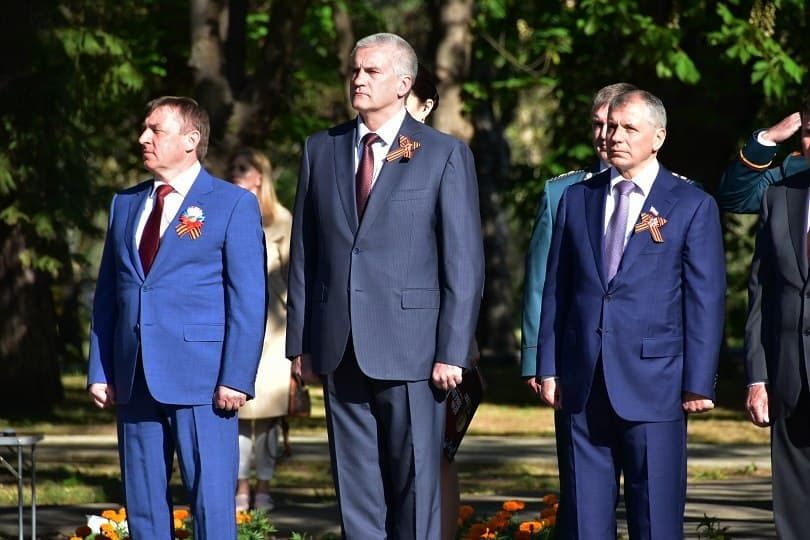 «Помнить о войне и не дать нацизму восстать из пепла», — Владимир Константинов поздравил крымчан с Днём Победы
