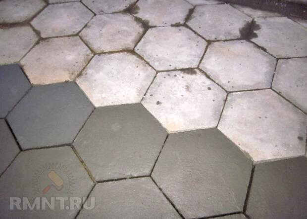 Мощение двора тротуарной плиткой, изготовленной своими руками