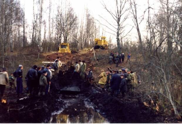 Подъём танка Т-34-76 из озера Жарки в 1998 году Великая Отечественная Война, танк Т-34-76
