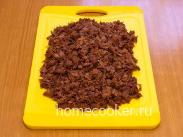 Холодец Narezannoe myaso dlya holodtsa 300x225 Холодец