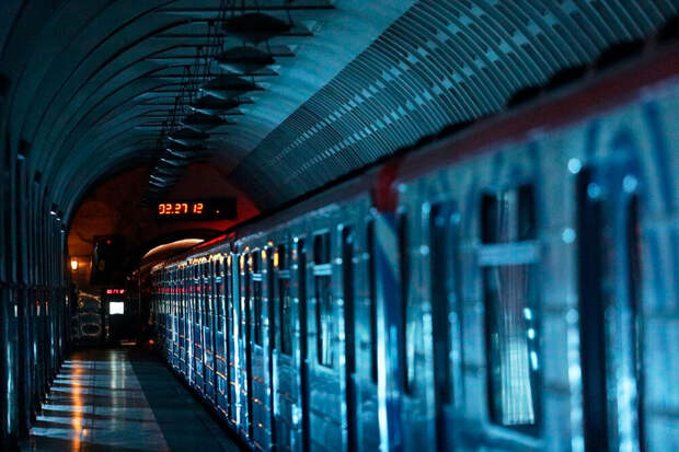 Дептранс: в Москве приостановлено движение на Филевской линии метро из-за ливня