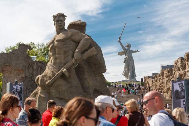 ВЦИОМ: для россиян 9 Мая — это великий общенациональный праздник