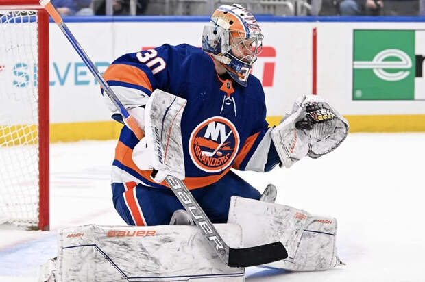 Василевский и Сорокин названы фаворитами на приз лучшему вратарю НХЛ