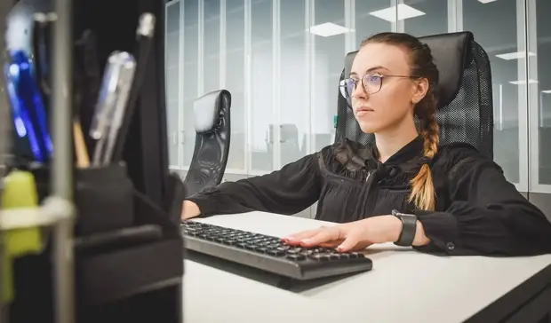 С Авито можно купить дешевле, продать подороже и главное — безопасно