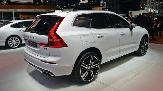 Кроссовер Volvo XC60 второго поколения.