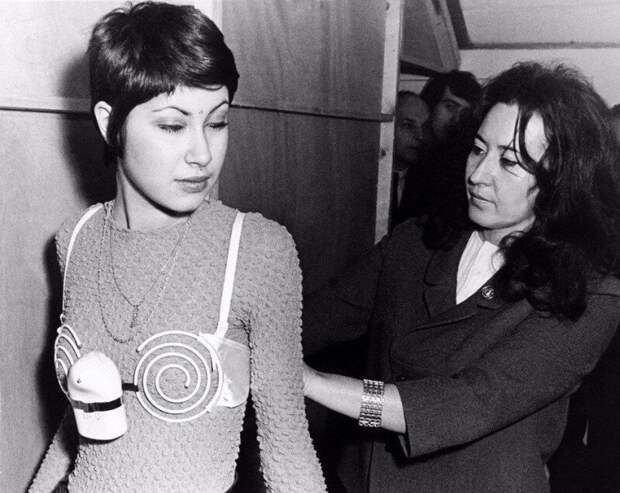 Вибрирующий бюстгальтер для укрепления женской груди, 1971г. история, люди, факты