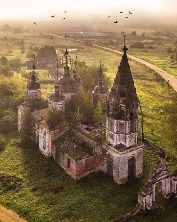 Снимки различных атмосферных заброшенных мест