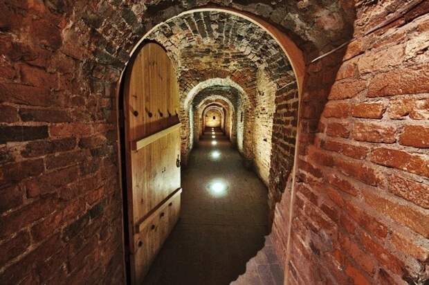 Потерна Петропавловской крепости Санкт - Петербург, подземные ходы