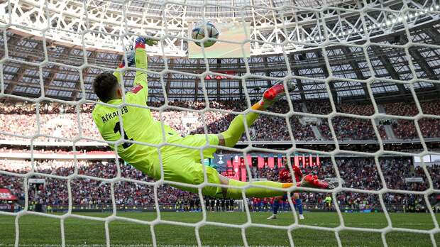 Агкацев: «Сто процентов приезд Сафонова в сборную России помогает вратарям»