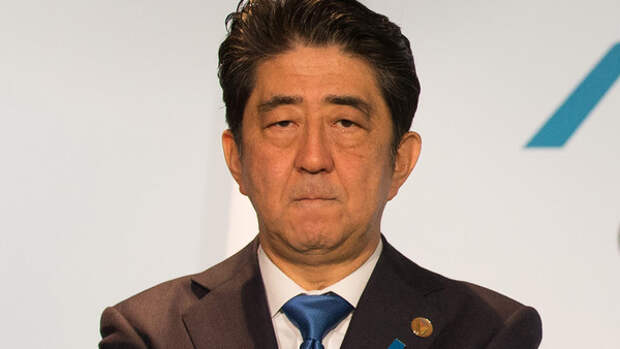 Рейтинг поддержки японского премьер-министра упал до 54,8%