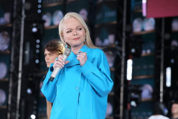 Лариса Долина взорвала зал виртуозным скэтом на джазовом концерте