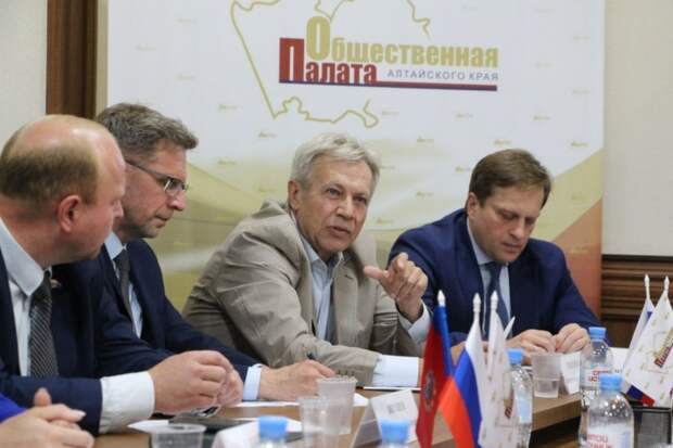 Заседание комиссии ОП АК по вопросам охраны здоровья граждан и развития здравоохранения / Фото: пресс-служба ОП АК