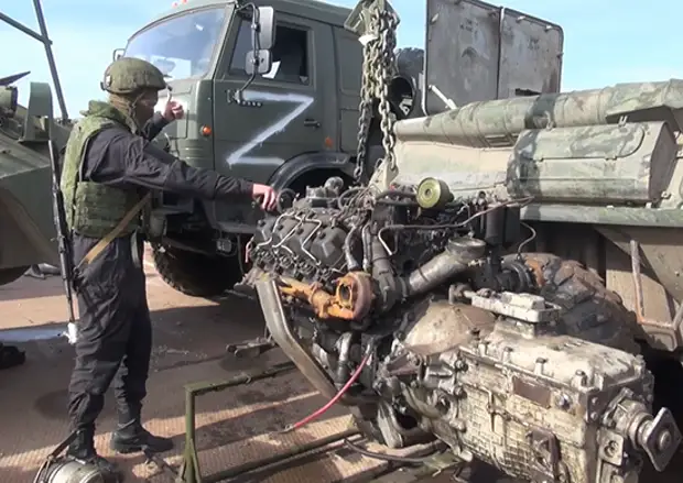 Российские военнослужащие развернули пункт ремонта и восстановления техники