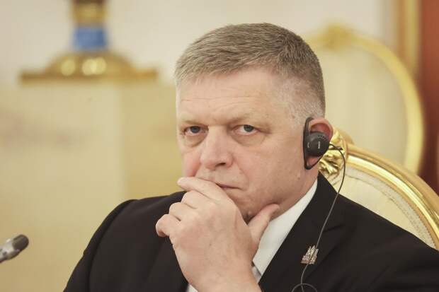 Фицо призвал ЕС получить мандат на мирные переговоры с Россией по Украине