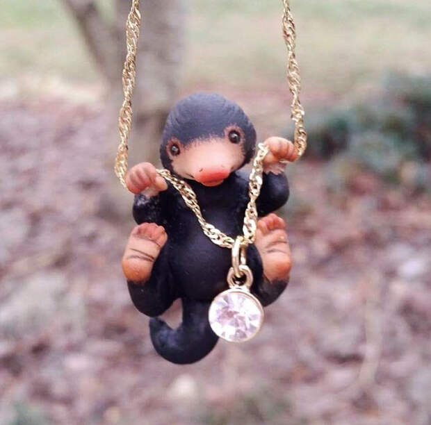 cute-niffler-necklace-aisha-voya-3