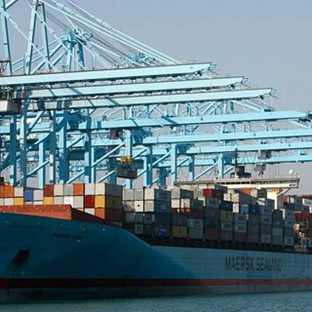 Миру предрекли торговый коллапс из-за обстрелов в Красном море