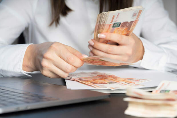 HeadHunter: наибольшую зарплату в апреле получают айтишники и сварщики