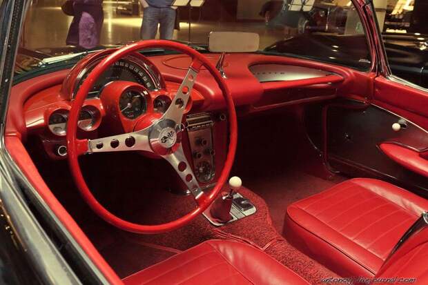 Музей частных коллекций Автовилль (44 фото)