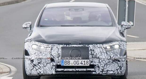 Автобренд Mercedes-Benz вывел на тесты AMG-версию электрического EQS