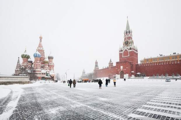 Польский эксперт: Путин разбудил в россиянах чувство гордости