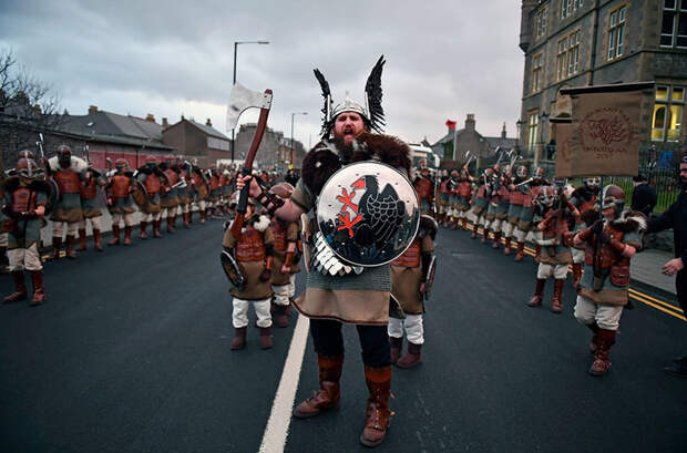 Самые эпические фотографии с фестиваля викингов в Шотландии! 