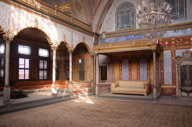 The Imperial Hall (Hünkâr Sofası), also known as the Imperial Sofa is a domed hall in the Harem (it has the largest dome in the palace), where the Sultan's Throne was located
