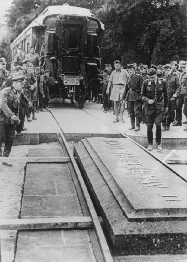 Кому должно быть стыдно 9 мая: союзники монстра и реваншисты