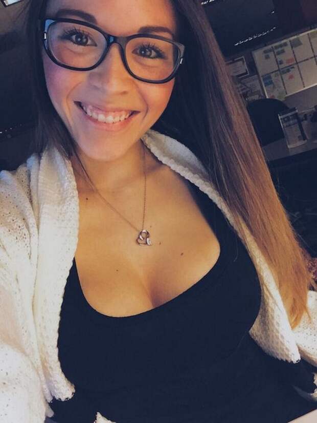 I’m loving the girls with glasses look more and more these days (30 Photos) I’m loving the girls with glasses look more and more these days (30 Photos)