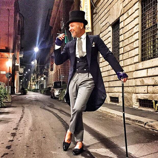 Backstage, enjoy #GVlifestyle #thanksluigiforthegloves Фото: gianlucavacchi