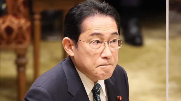 Премьер Японии Кисида нанес необъявленный визит в Киев