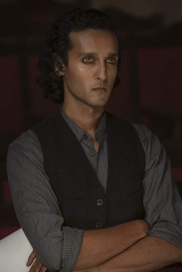 Armand Sulks - IWTV S02E08 - And That's the End of It. There's Nothing Else - Interview with the Vampire Season 2 Episode 8