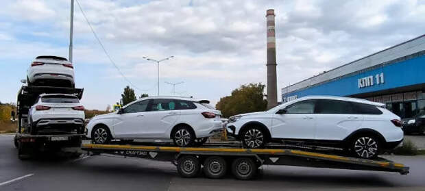 Lada Vesta с ESC во всех комплектациях отгружают с АвтоВАЗа «в сумасшедшем темпе»: свежие фото с завода