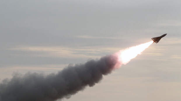 Работа ПВО, взрыв и пожар: Иран отразил атаку на объект США рядом с аэропортом Багдада