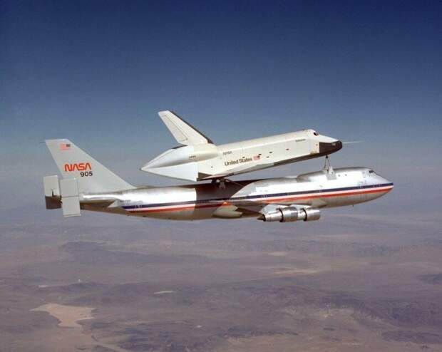 18 февраля 1977 года космический челнок совершил свой первый полет. история, ретро, фото