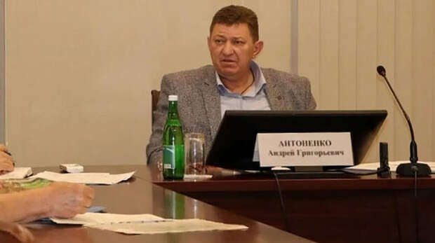 Замглавы района на Кубани уволили за скандал с матом и угрозой «всех расстрелять»