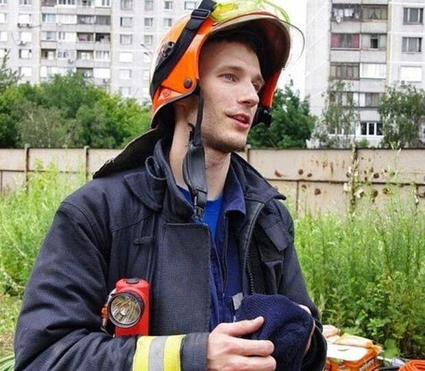 Пожарный Пётр Станкевич спас 6 человек ценой собственной жизни (6 фото)