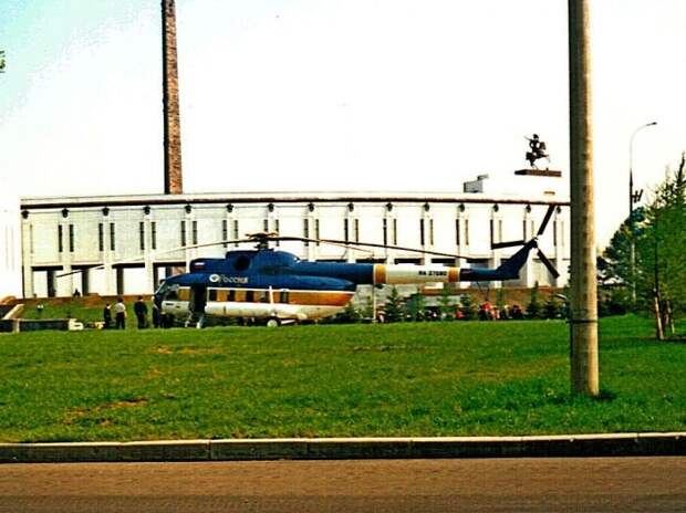 Вертолет президента России Бориса Ельцина на Поклонной горе, 9 мая 1995 года, Москва было, история, фото