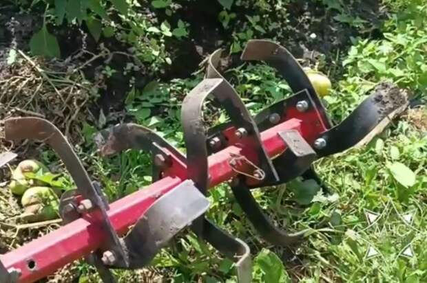 В Бобруйске спасатели помогли пенсионеру, нога которого застряла в мотокультиваторе.