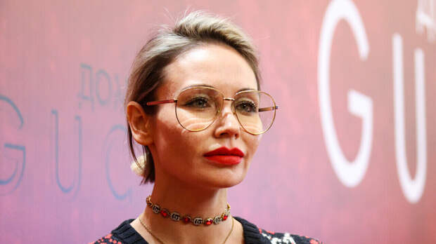 Вышедшая в перьях Утяшева высказалась о скандальных нарядах звезд на фестивале