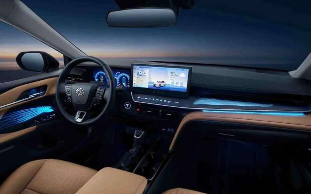 Камри 2026 года уже едет в Россию: сколько она стоит