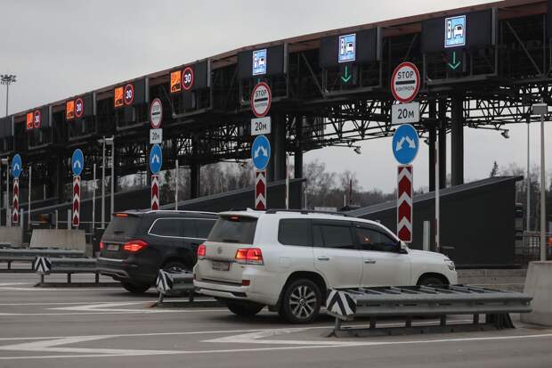 Бесплатный проезд по платным трассам для электрокаров продлят на 2026 год