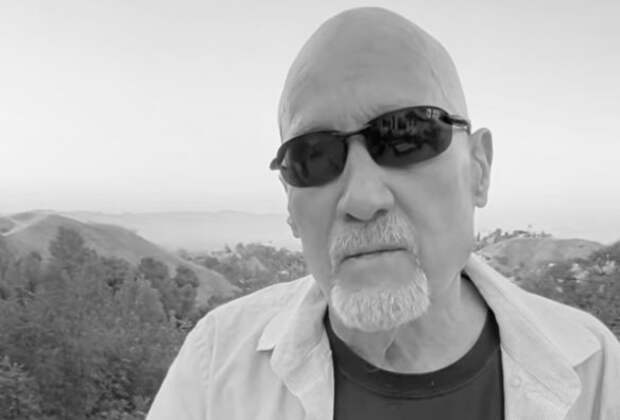 Режиссер культового фильма ужасов «Лепрекон» умер за несколько часов до дня рождения