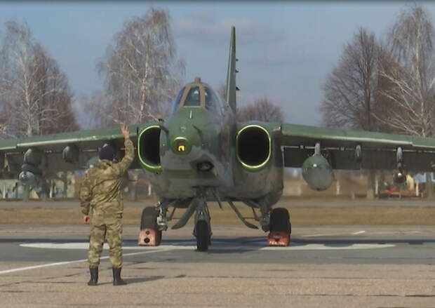 Экипажи Су-25 ВКС России нанесли удары по объектам и технике подразделений ВСУ