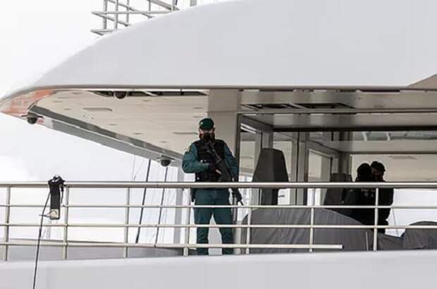 В Испании арестована шикарная яхта Вексельберга